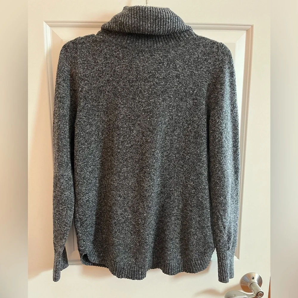 Tahari cowlneck long sleeve sweater